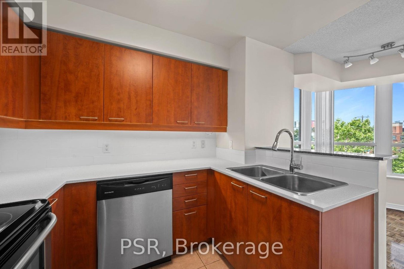 309 - 515 ROSEWELL AVENUE - Photo 7
