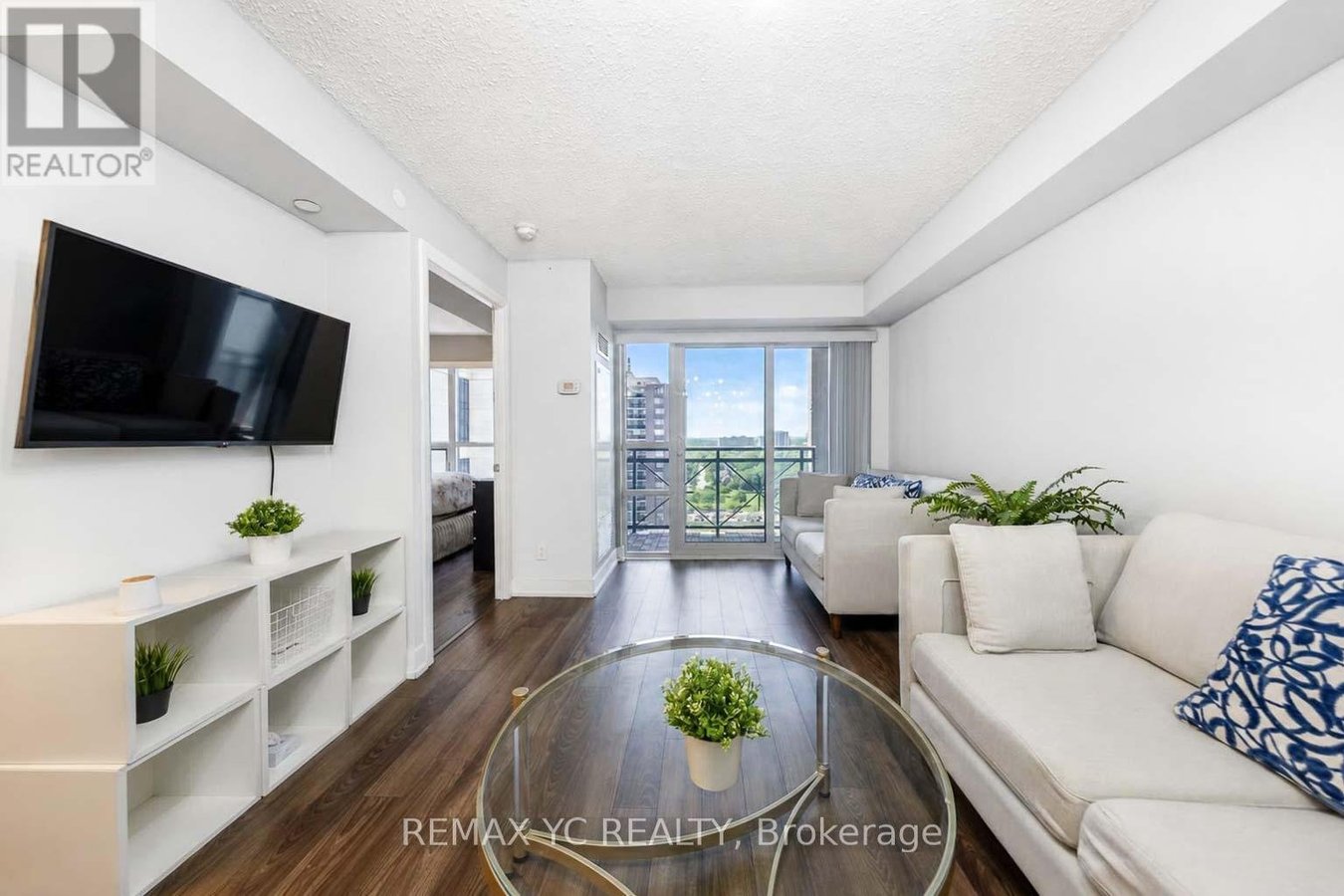 1130 - 2 EVA ROAD - Photo 3