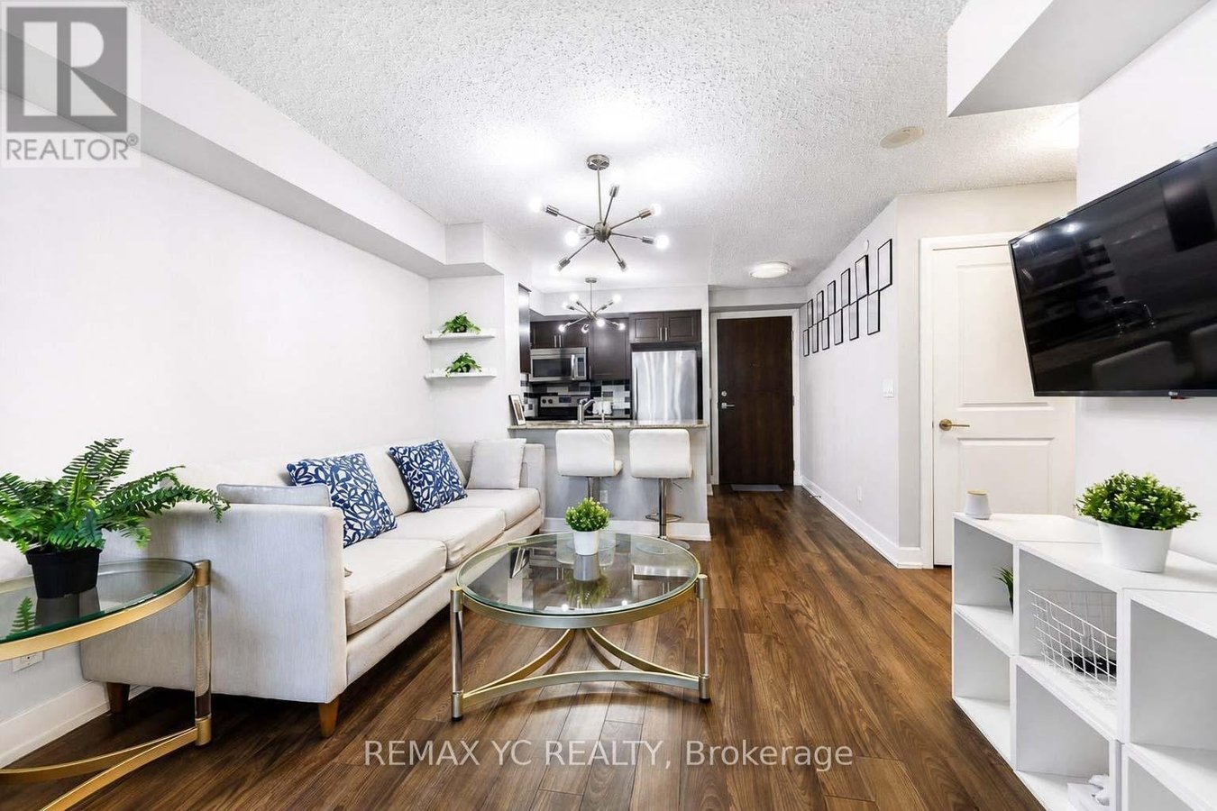 1130 - 2 EVA ROAD - Photo 5