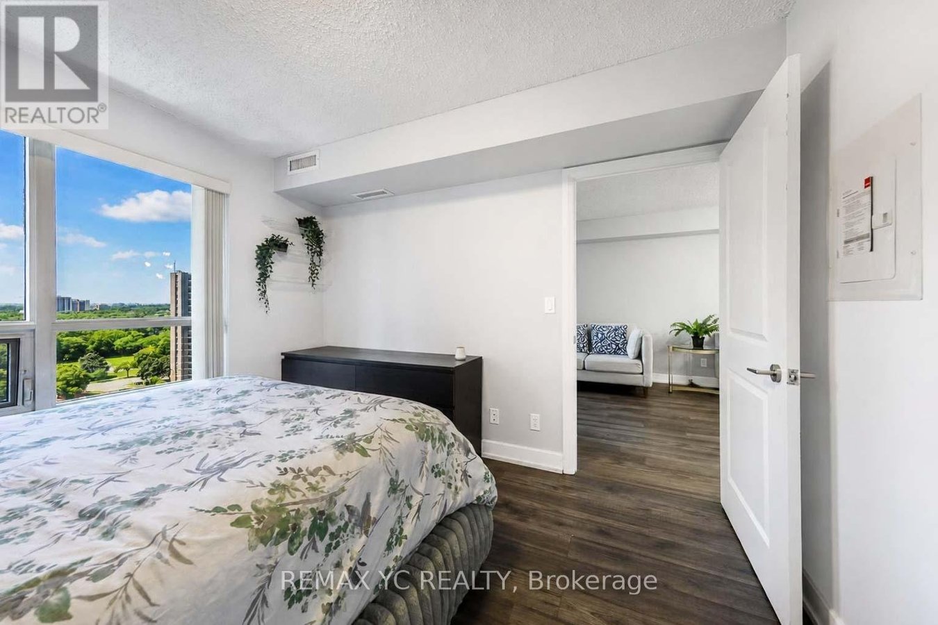 1130 - 2 EVA ROAD - Photo 10