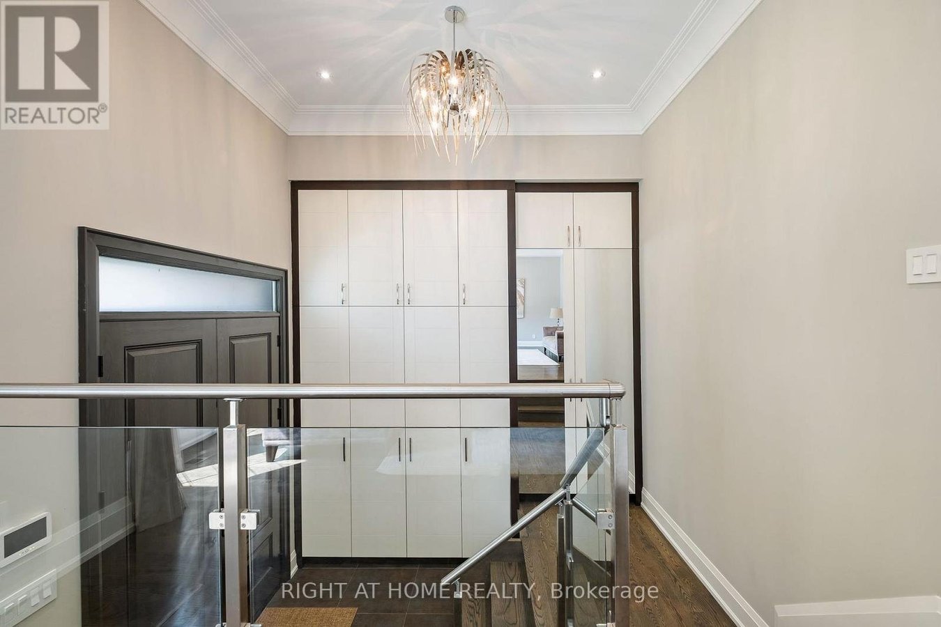 316 CHURCHILL AVENUE - Photo 3