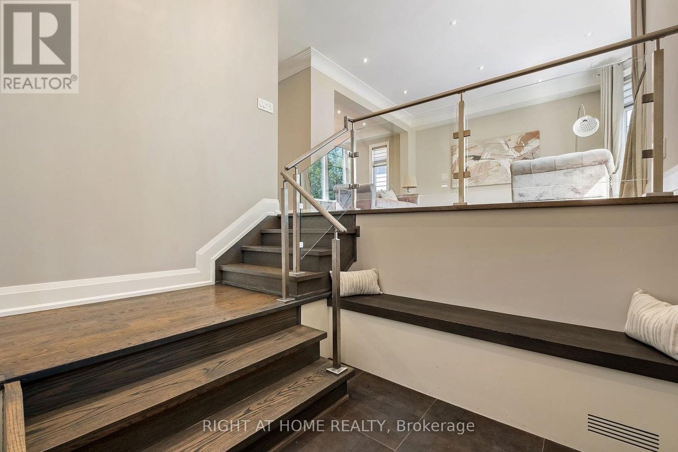 316 CHURCHILL AVENUE - Photo 4