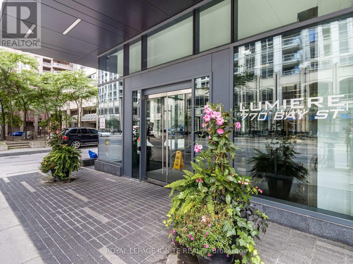 2509 - 770 BAY STREET - Photo 2