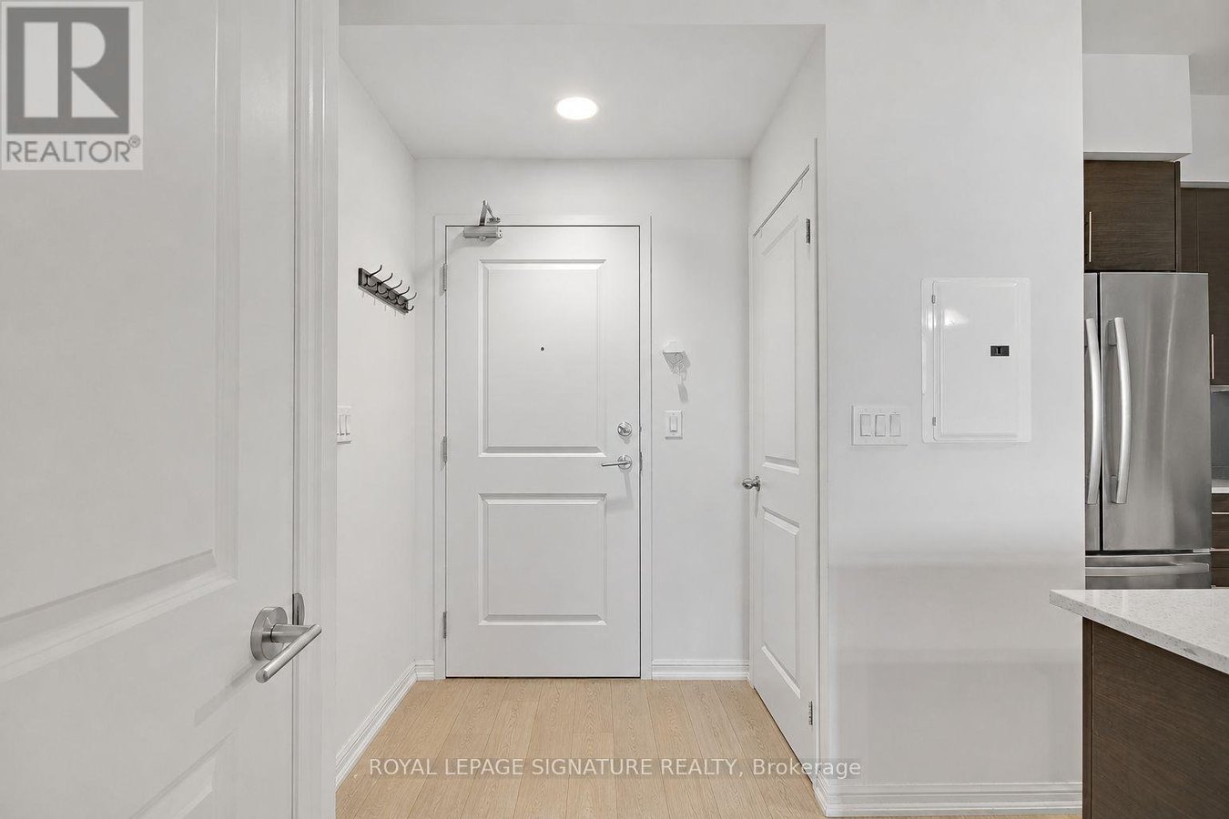 2609 - 125 WESTERN BATTERY ROAD - Photo 2