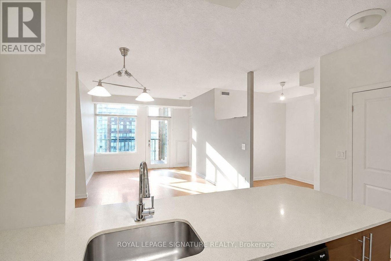 2609 - 125 WESTERN BATTERY ROAD - Photo 4