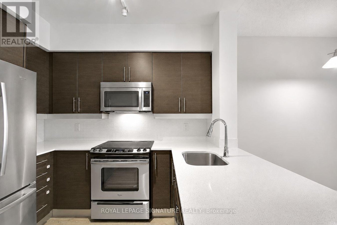 2609 - 125 WESTERN BATTERY ROAD - Photo 5