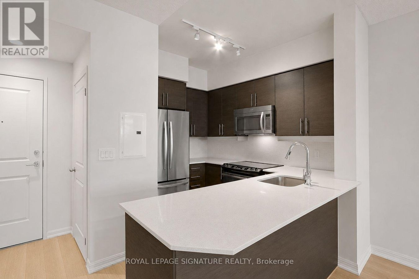 2609 - 125 WESTERN BATTERY ROAD - Photo 6