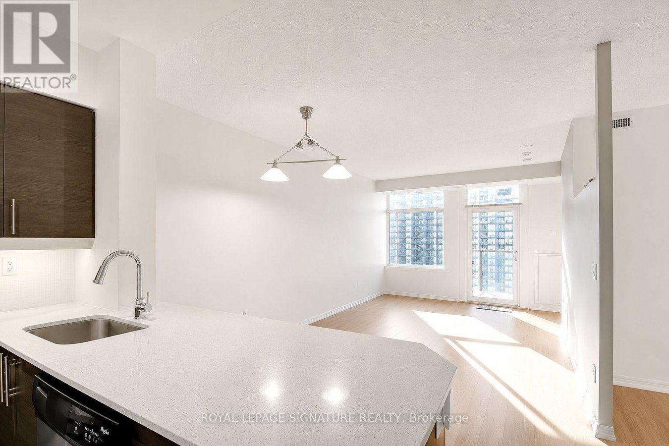 2609 - 125 WESTERN BATTERY ROAD - Photo 8