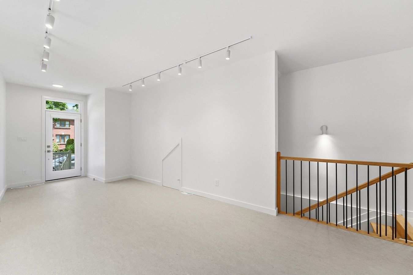 616 Delaware Avenue North - Photo 4