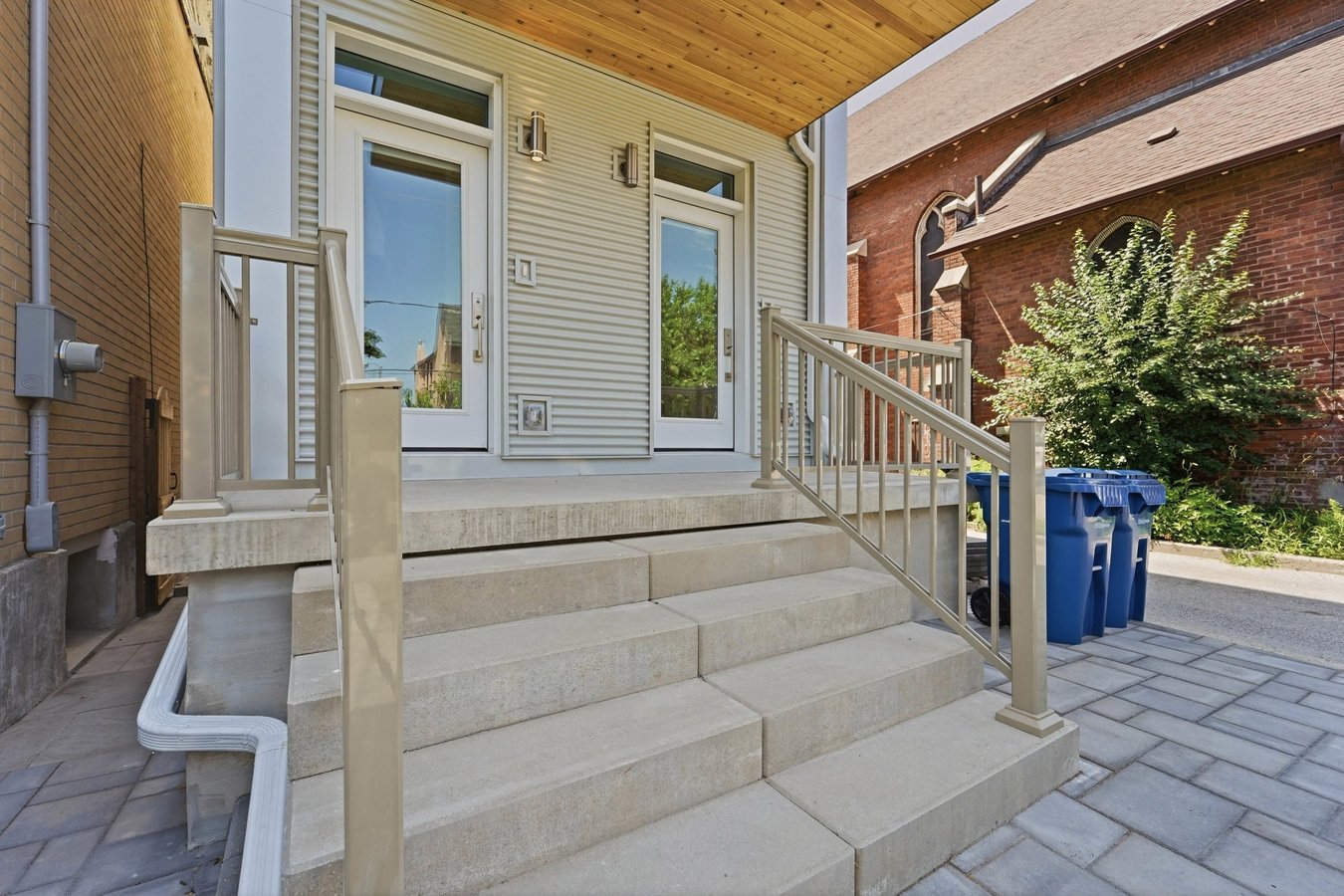 616 Delaware Avenue North - Photo 3