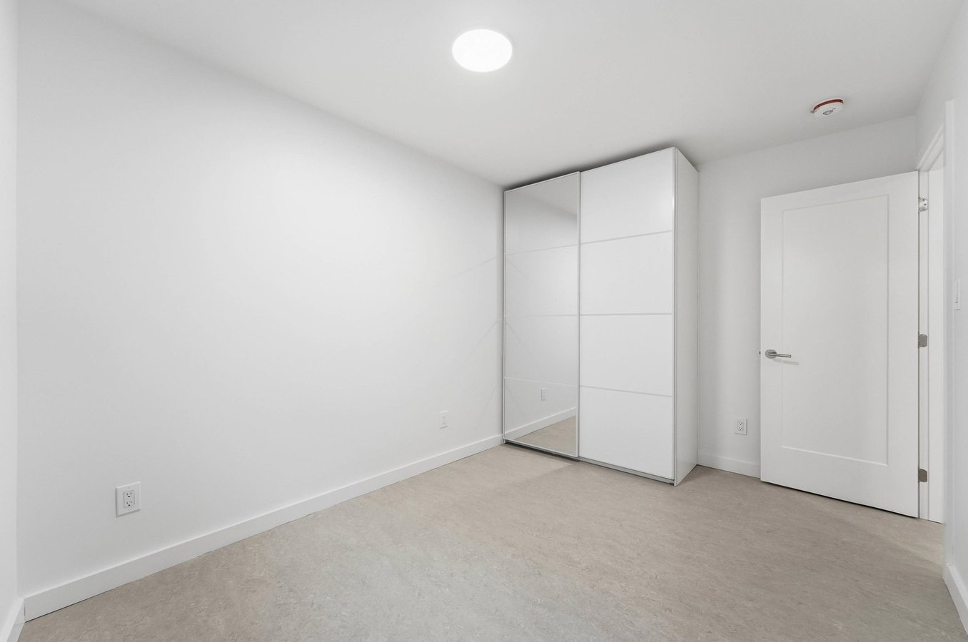 616 Delaware Avenue North - Photo 8