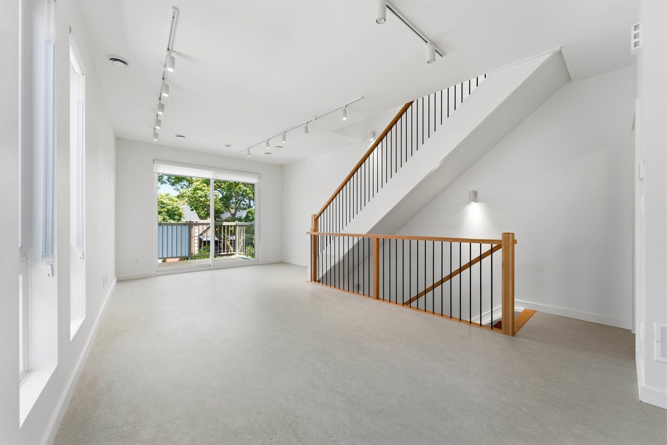 616 Delaware Avenue North - Photo 12