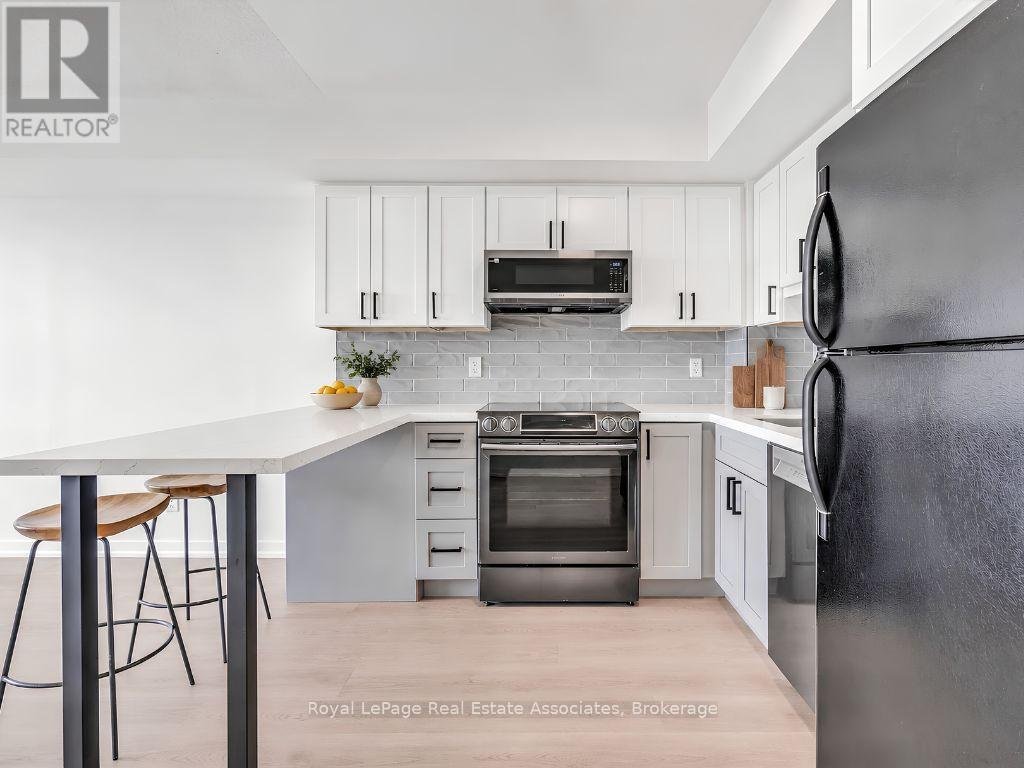 706 - 4 ELSINORE PATH - Photo 1