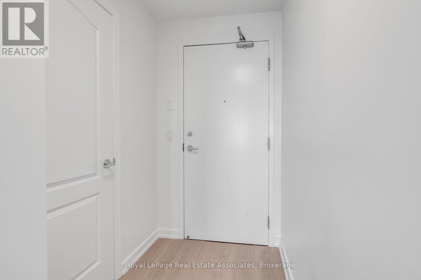706 - 4 ELSINORE PATH - Photo 8