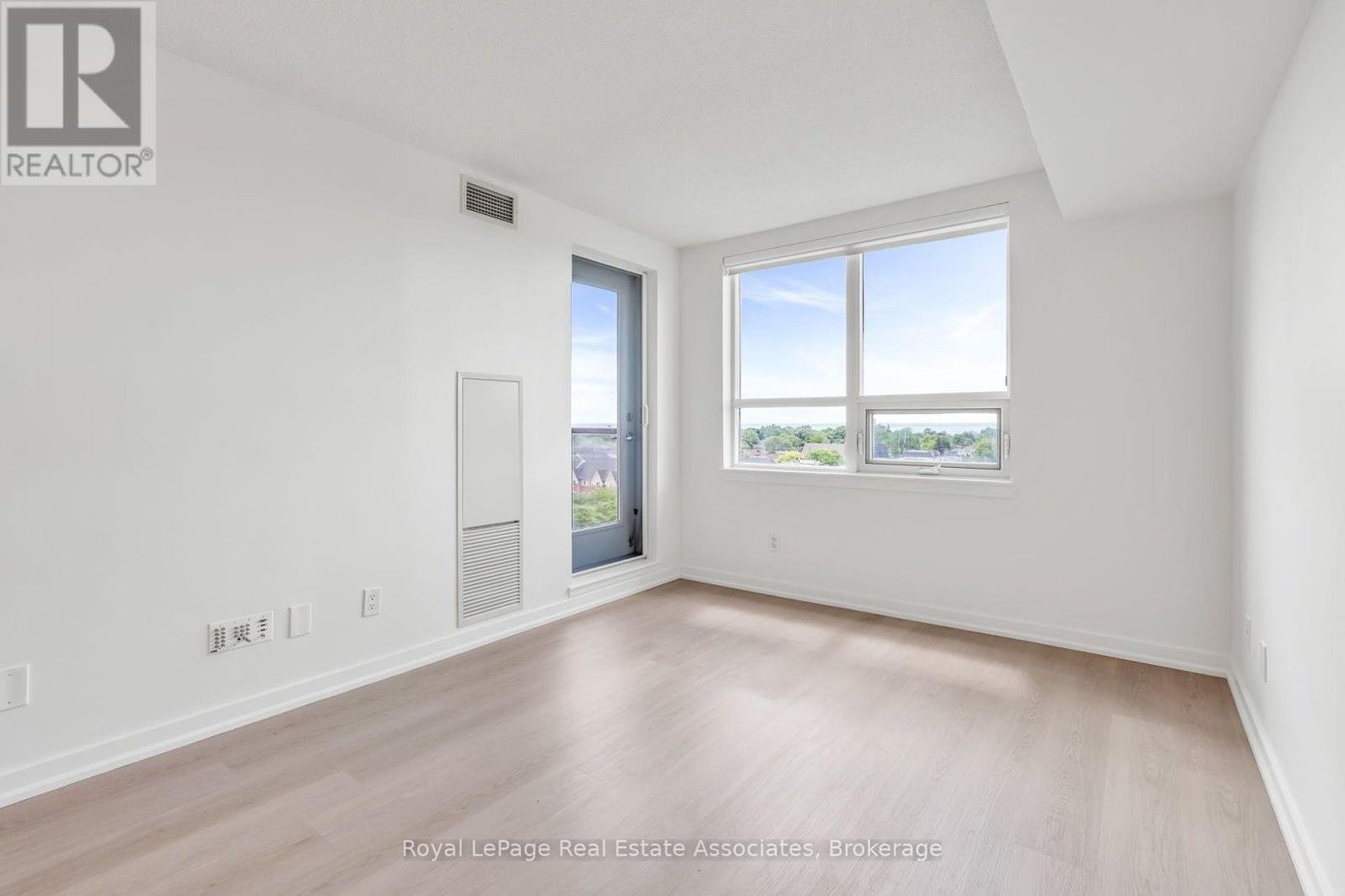 706 - 4 ELSINORE PATH - Photo 16