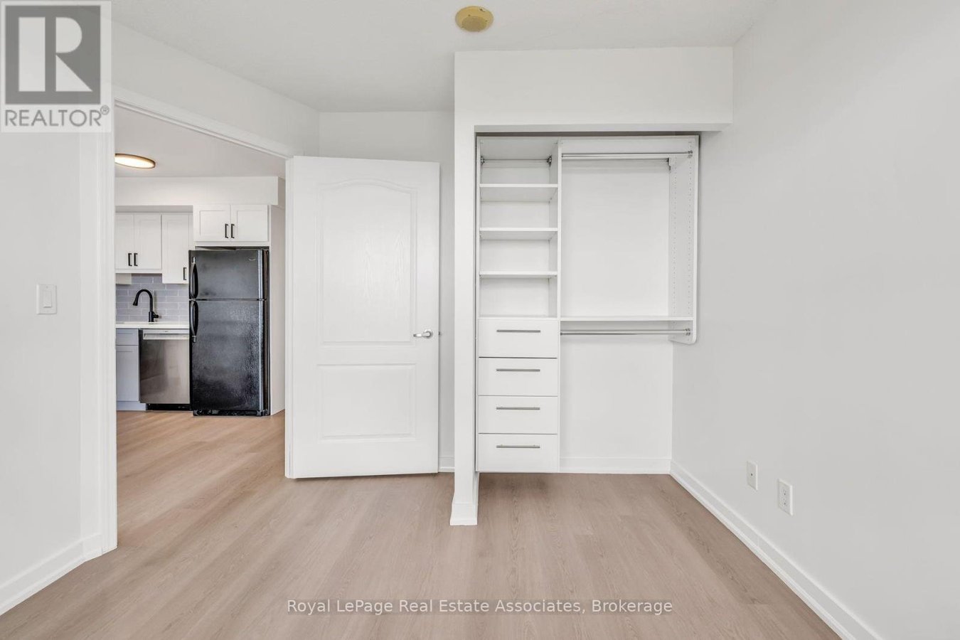 706 - 4 ELSINORE PATH - Photo 18