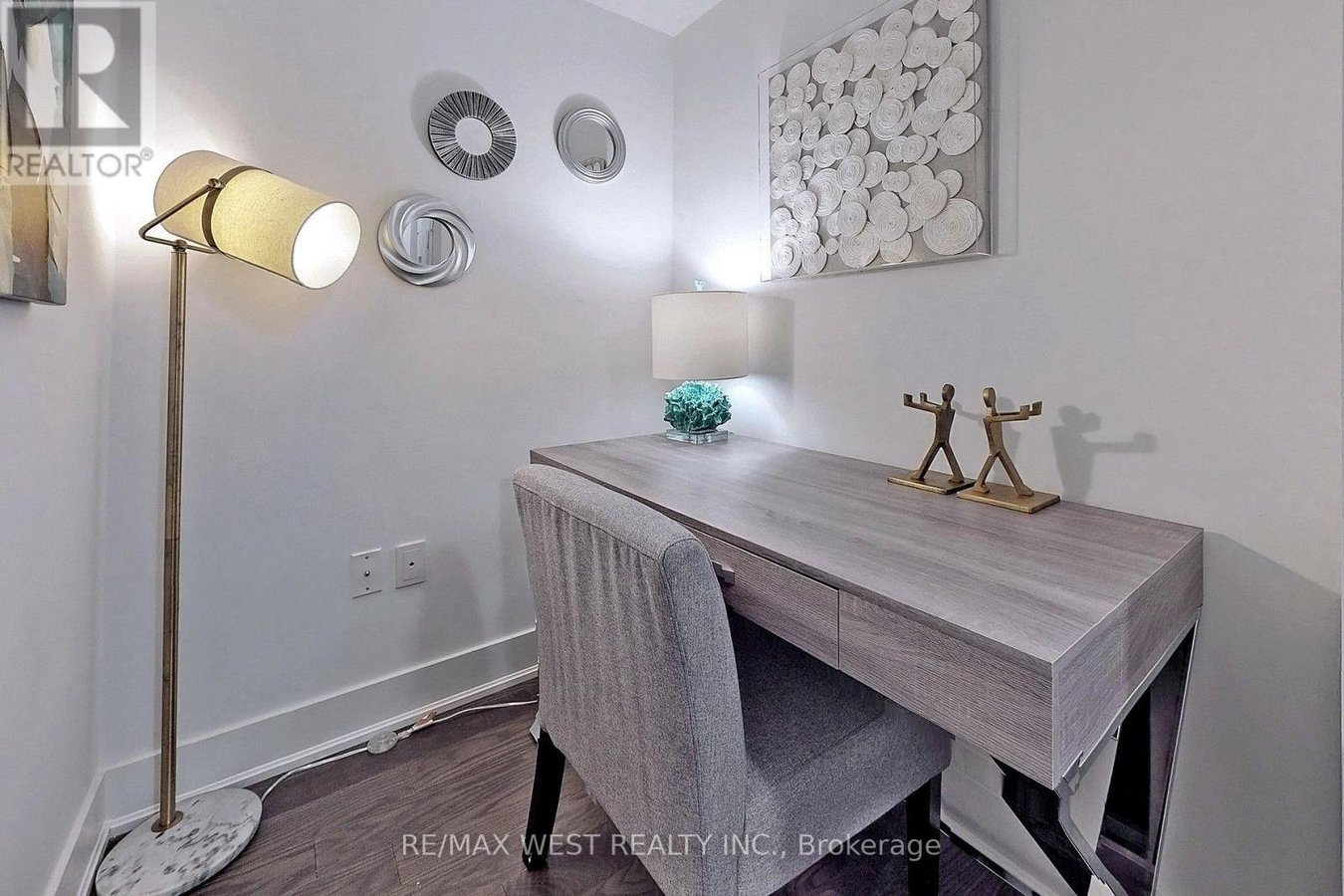 1112 - 955 BAY STREET - Photo 11