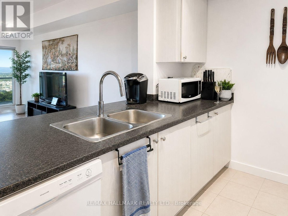 908 - 1346 DANFORTH ROAD - Photo 8