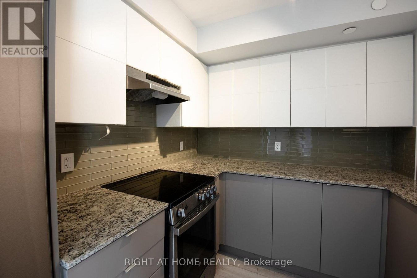 101 - 118 VARNA DRIVE - Photo 9