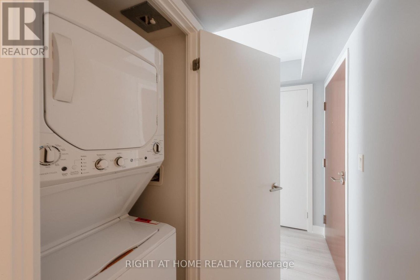 101 - 118 VARNA DRIVE - Photo 14