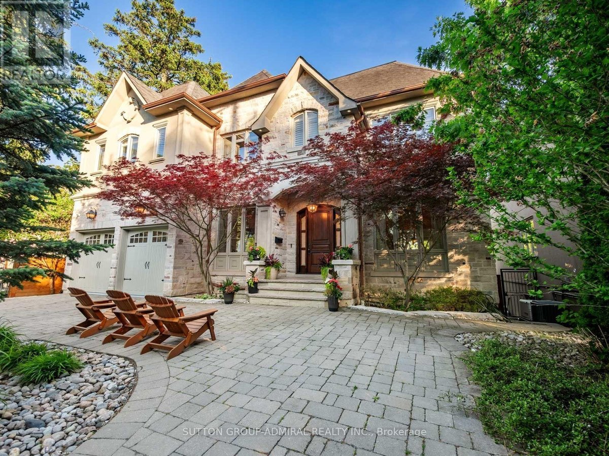 35 WENTWORTH AVENUE - Photo 1