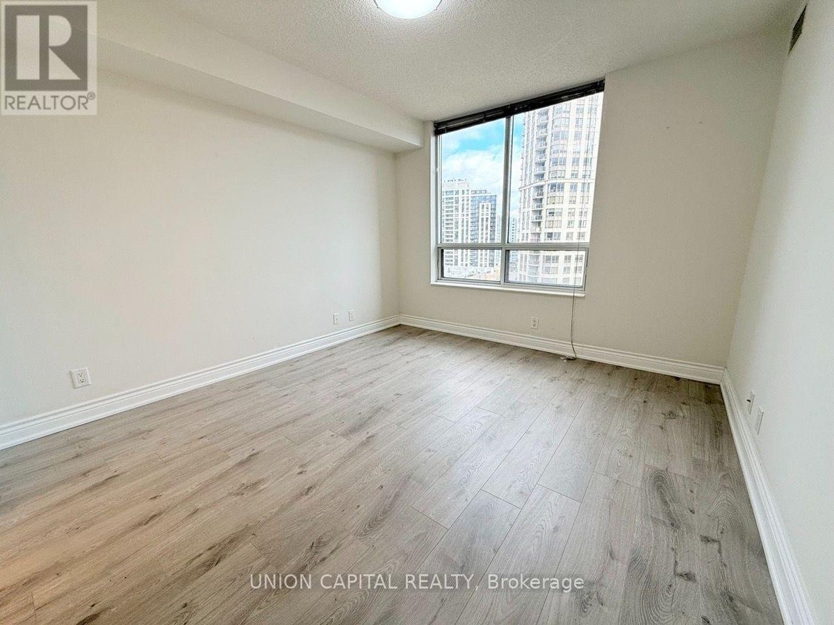 1007 - 78 HARRISON GARDEN BOULEVARD - Photo 4