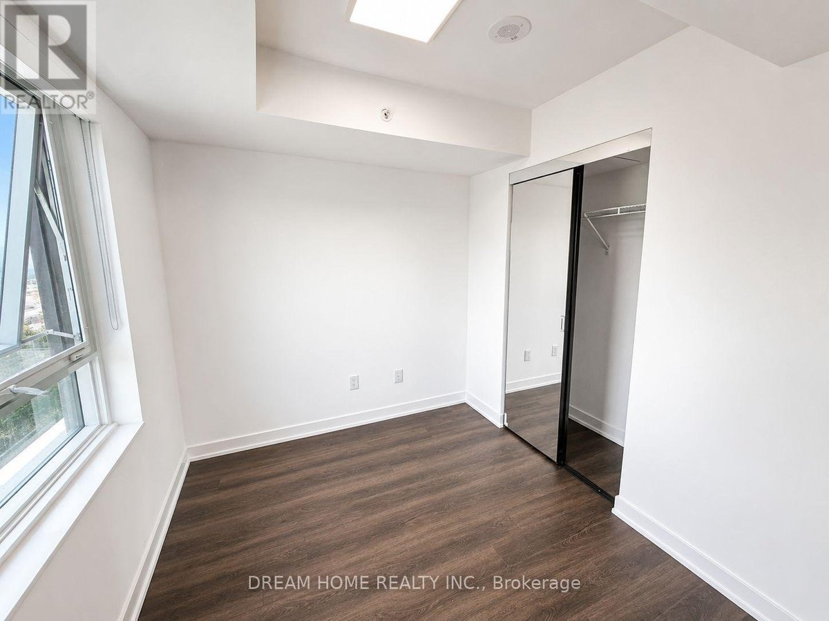 2009 - 609 SHERBOURNE STREET - Photo 5