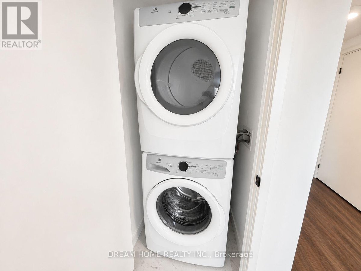 2009 - 609 SHERBOURNE STREET - Photo 12