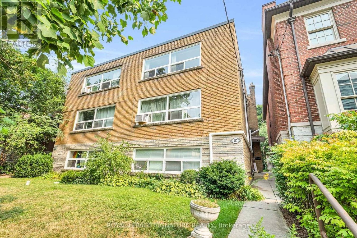 3 - 117 HILLSDALE AVENUE E - Photo 2