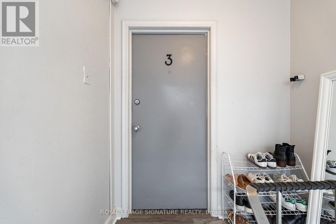 3 - 117 HILLSDALE AVENUE E - Photo 3