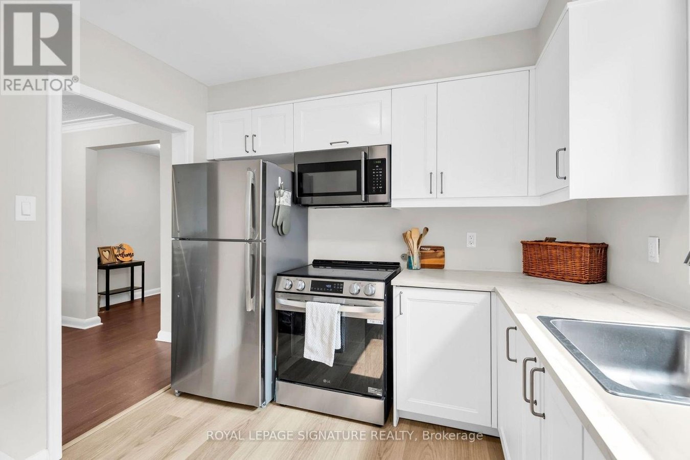 3 - 117 HILLSDALE AVENUE E - Photo 10