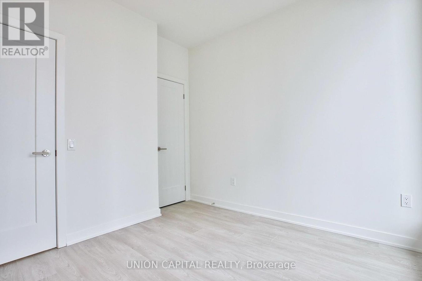 2401 - 5 QUARRINGTON LANE - Photo 13