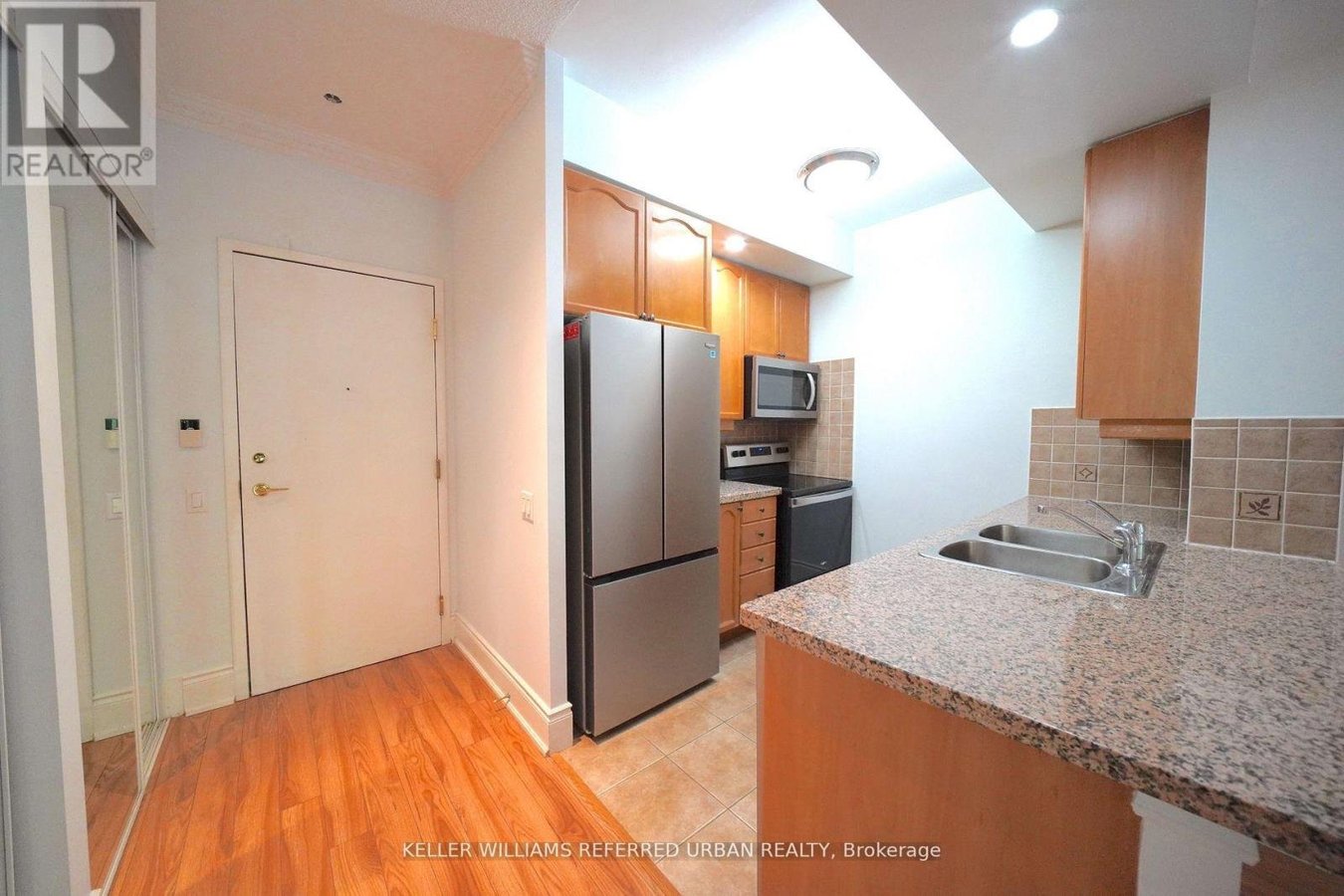 212 - 10 NORTHTOWN WAY - Photo 3