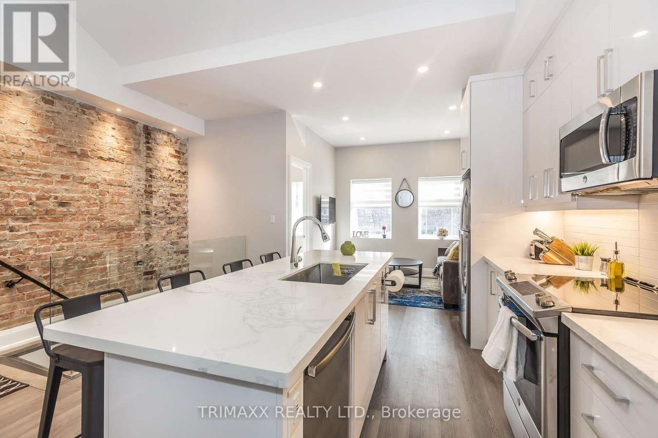 #A - 1220 KING STREET W - Photo 3