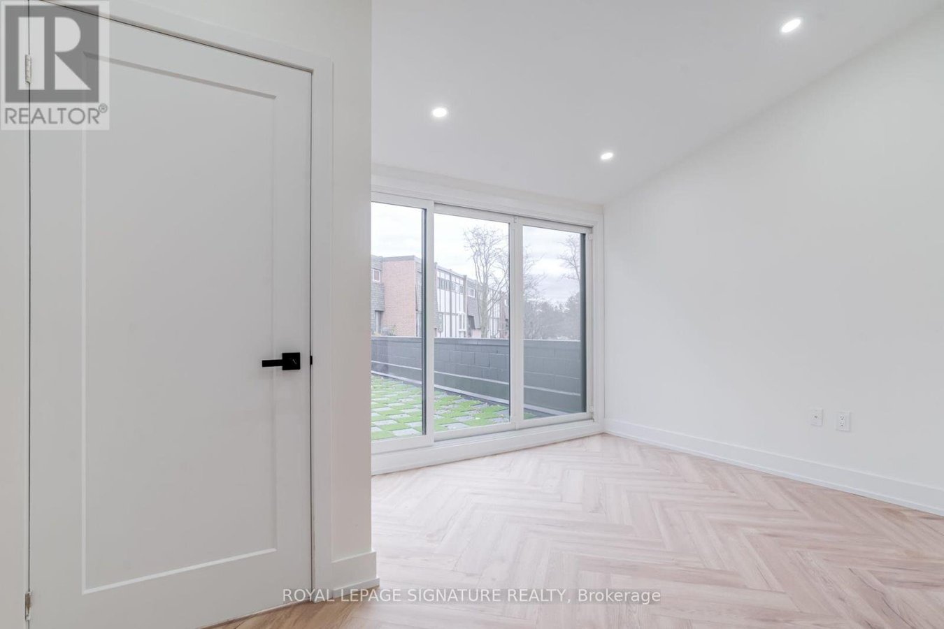 1 - 861 O'CONNOR DRIVE - Photo 2