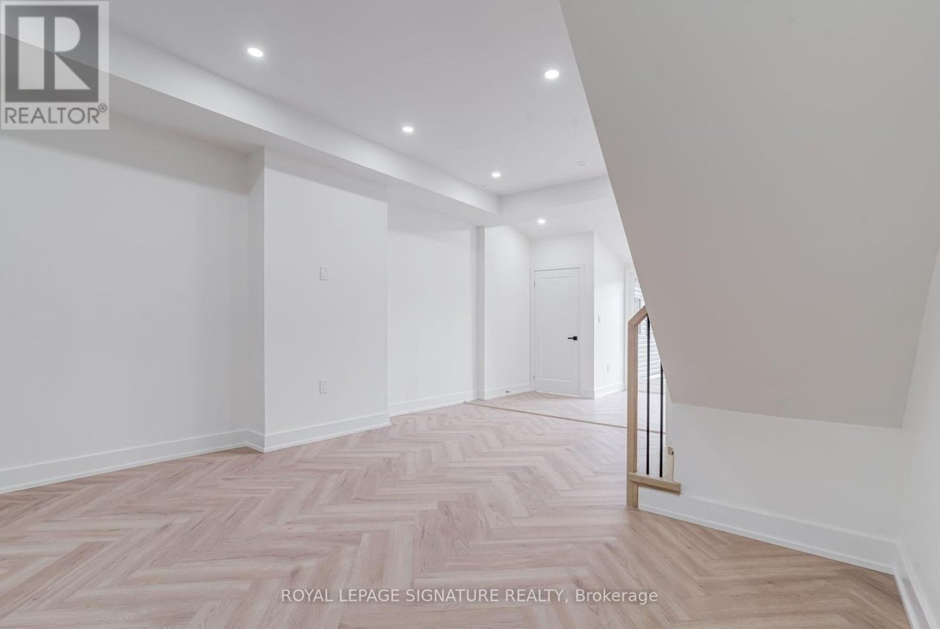1 - 861 O'CONNOR DRIVE - Photo 4