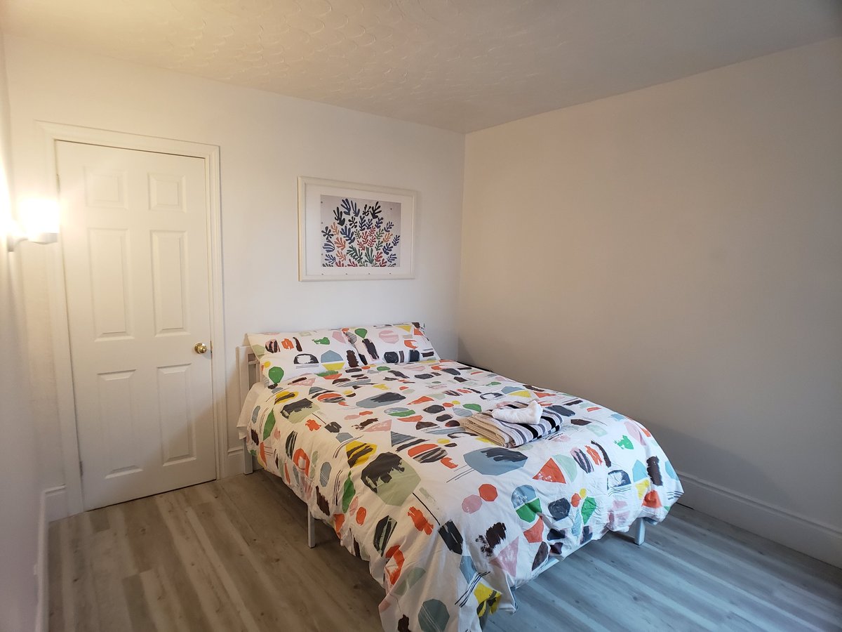 350 Lansdowne Avenue - Photo 2