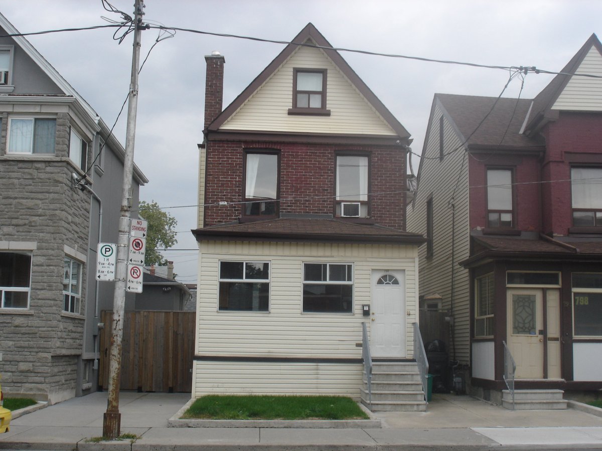 796 Ossington Avenue - Photo 1
