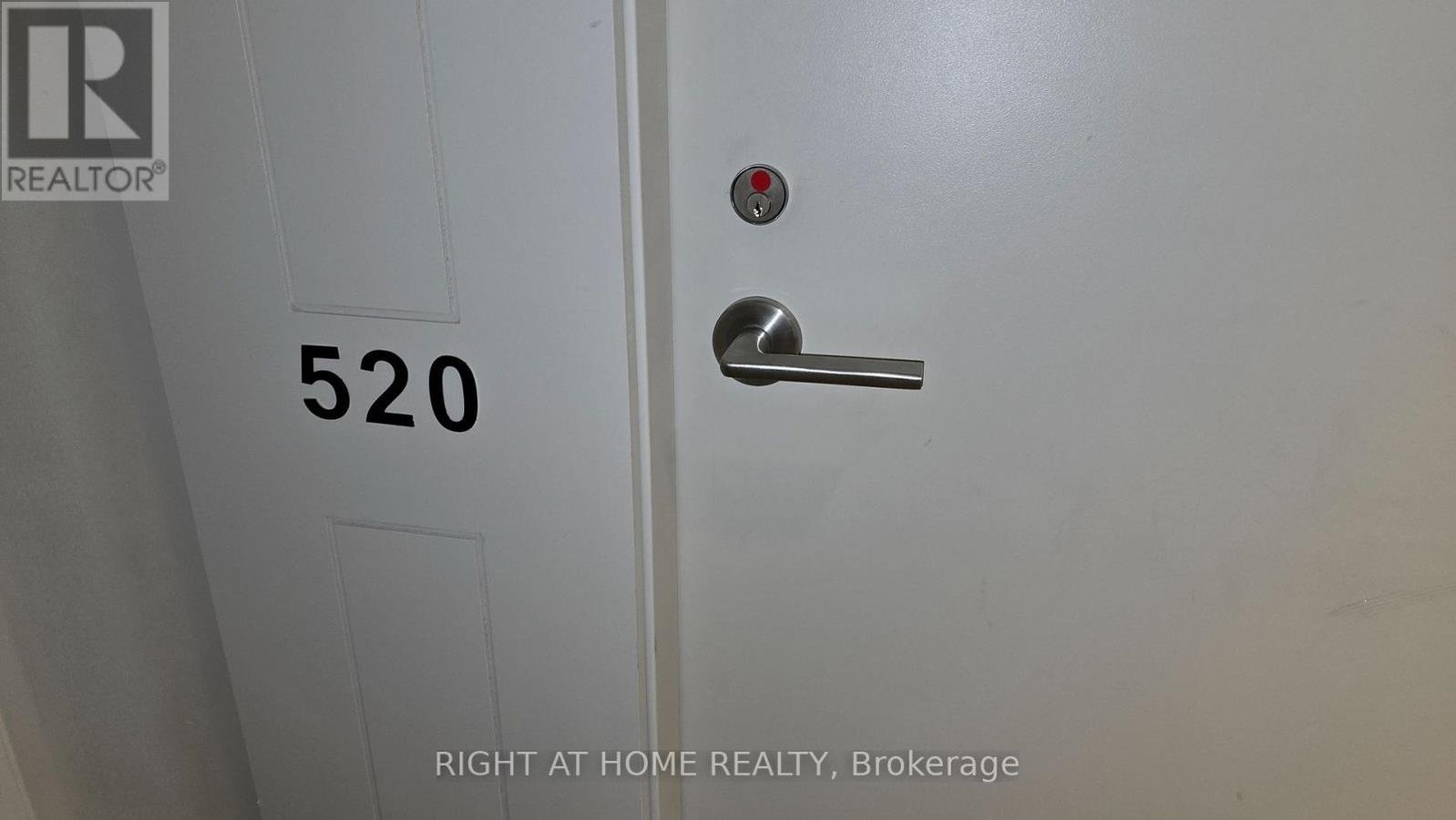 520 - 4010 EGLINTON AVENUE W - Photo 2
