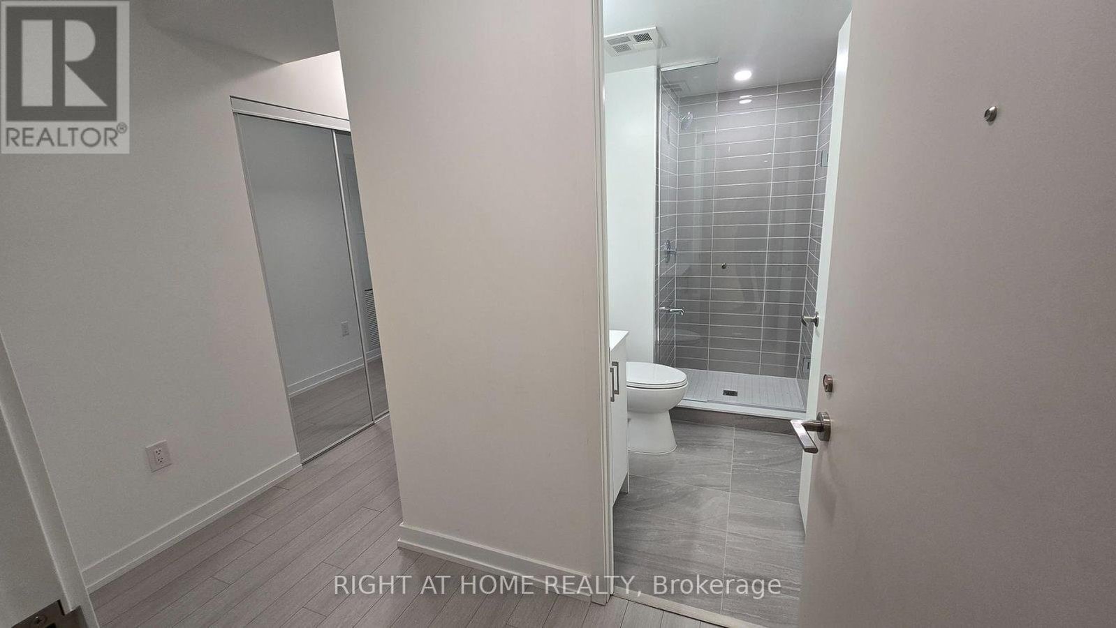 520 - 4010 EGLINTON AVENUE W - Photo 3