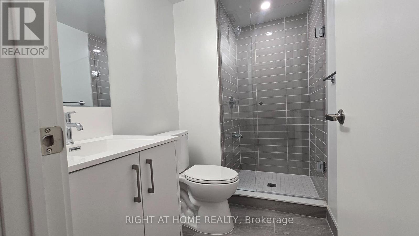 520 - 4010 EGLINTON AVENUE W - Photo 4