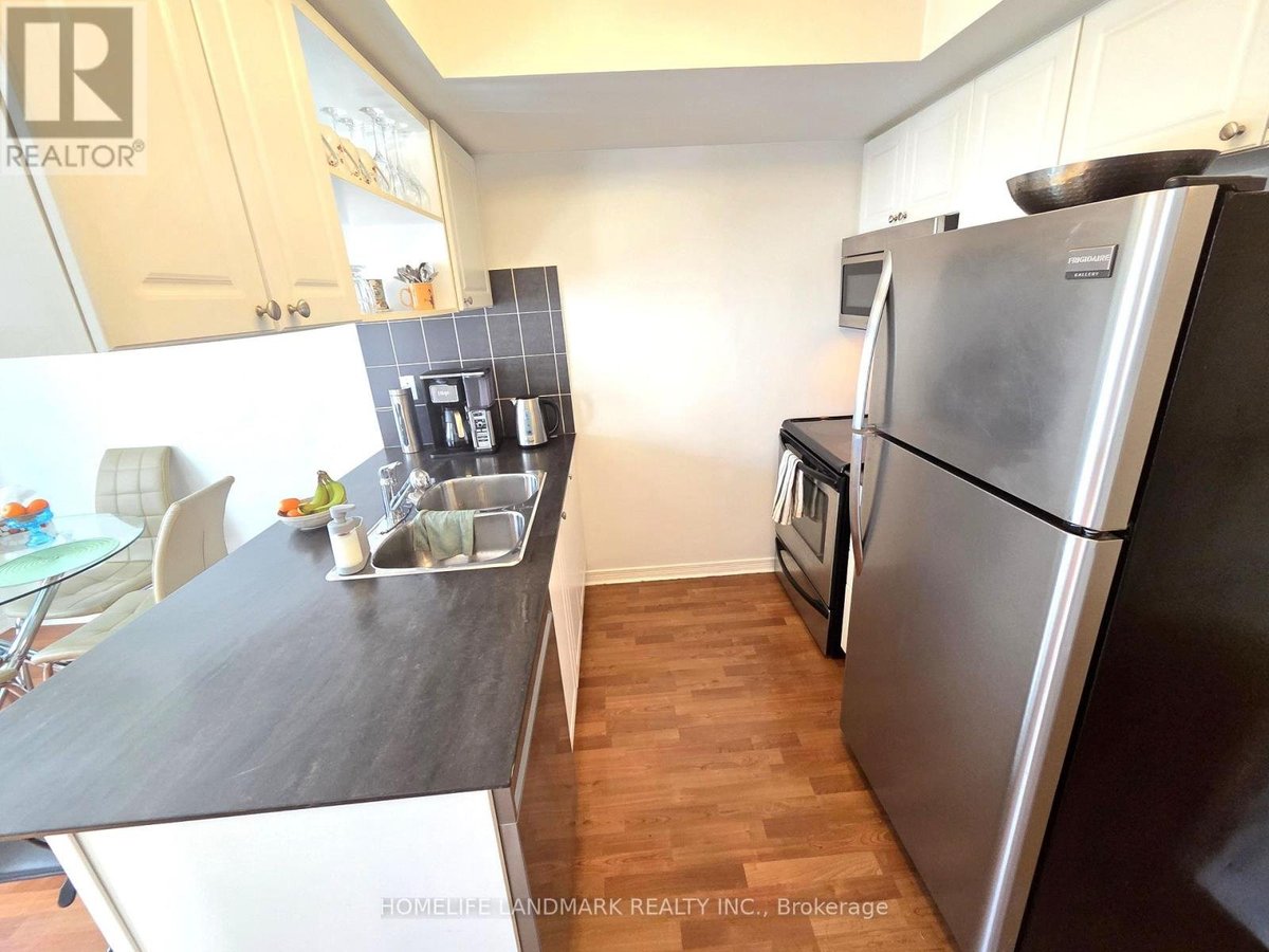 2 - 74 MUNRO STREET - Photo 3
