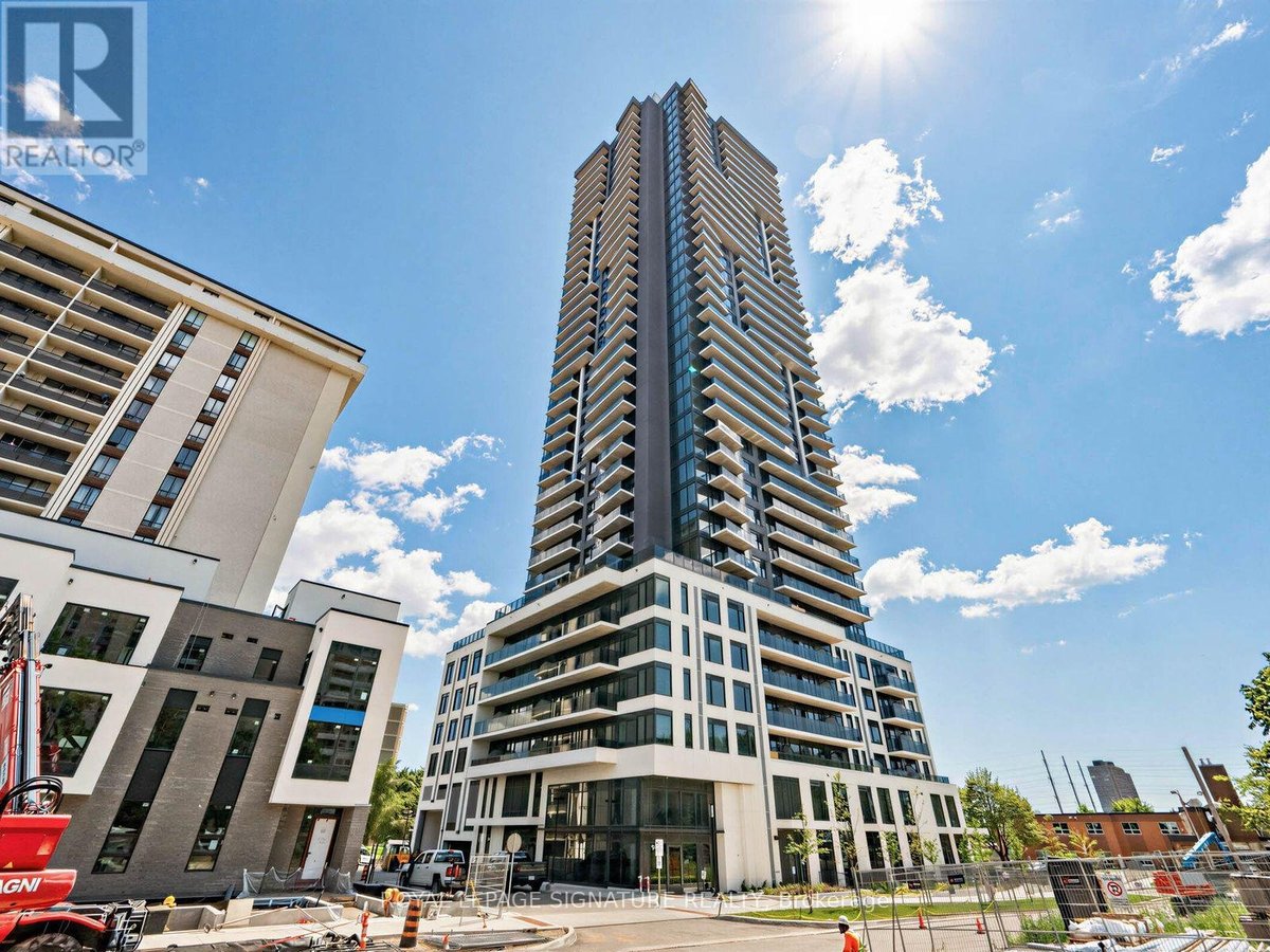 1311 - 15 DAVID SALOMON DRIVE - Photo 1