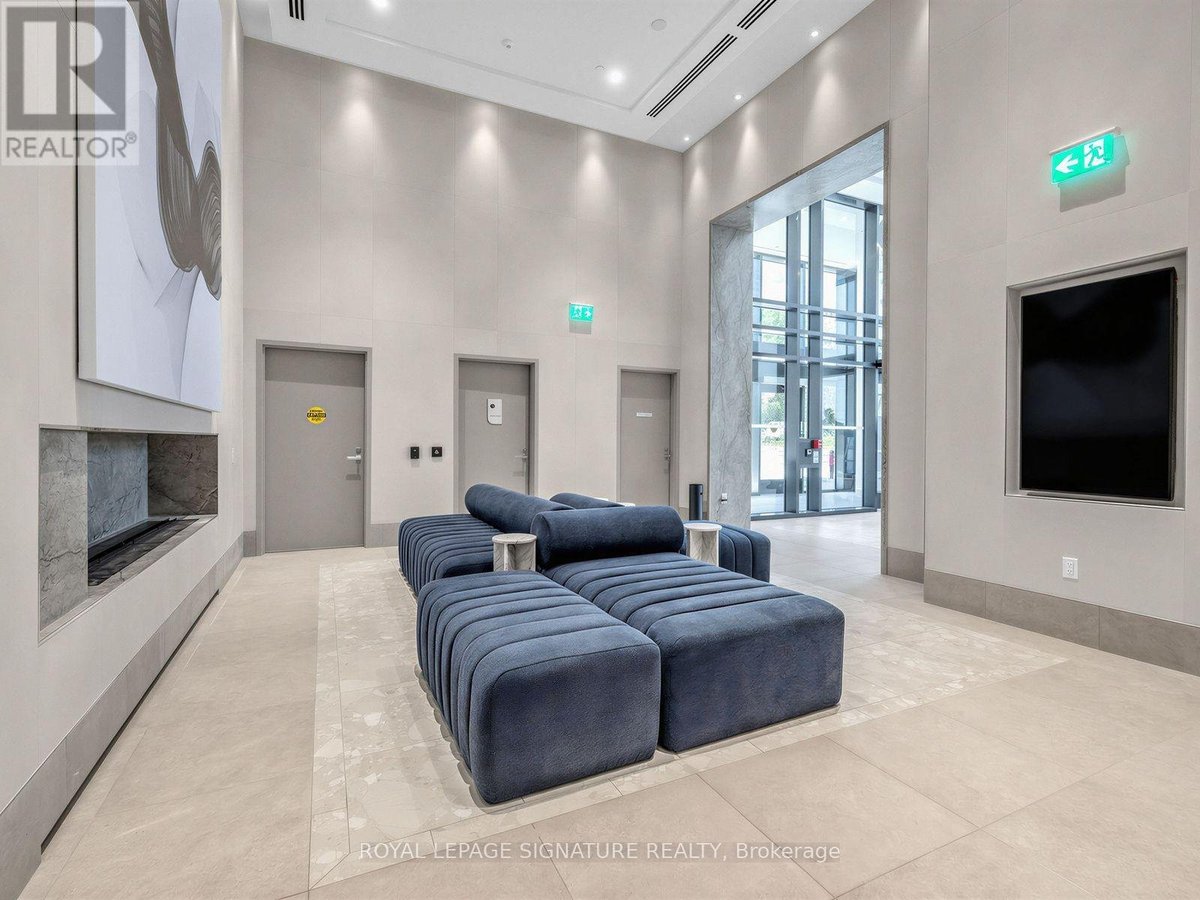 1311 - 15 DAVID SALOMON DRIVE - Photo 2