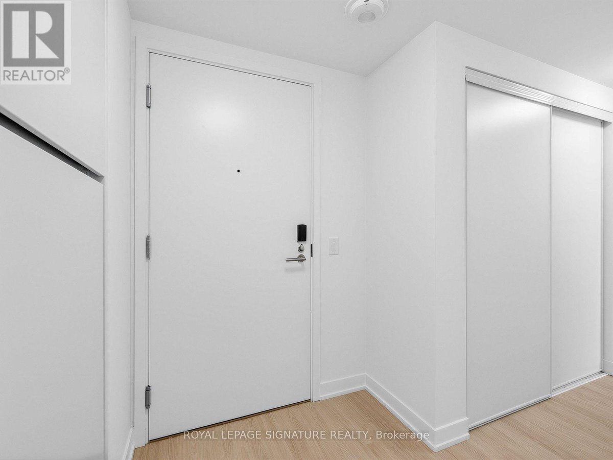 1311 - 15 DAVID SALOMON DRIVE - Photo 3
