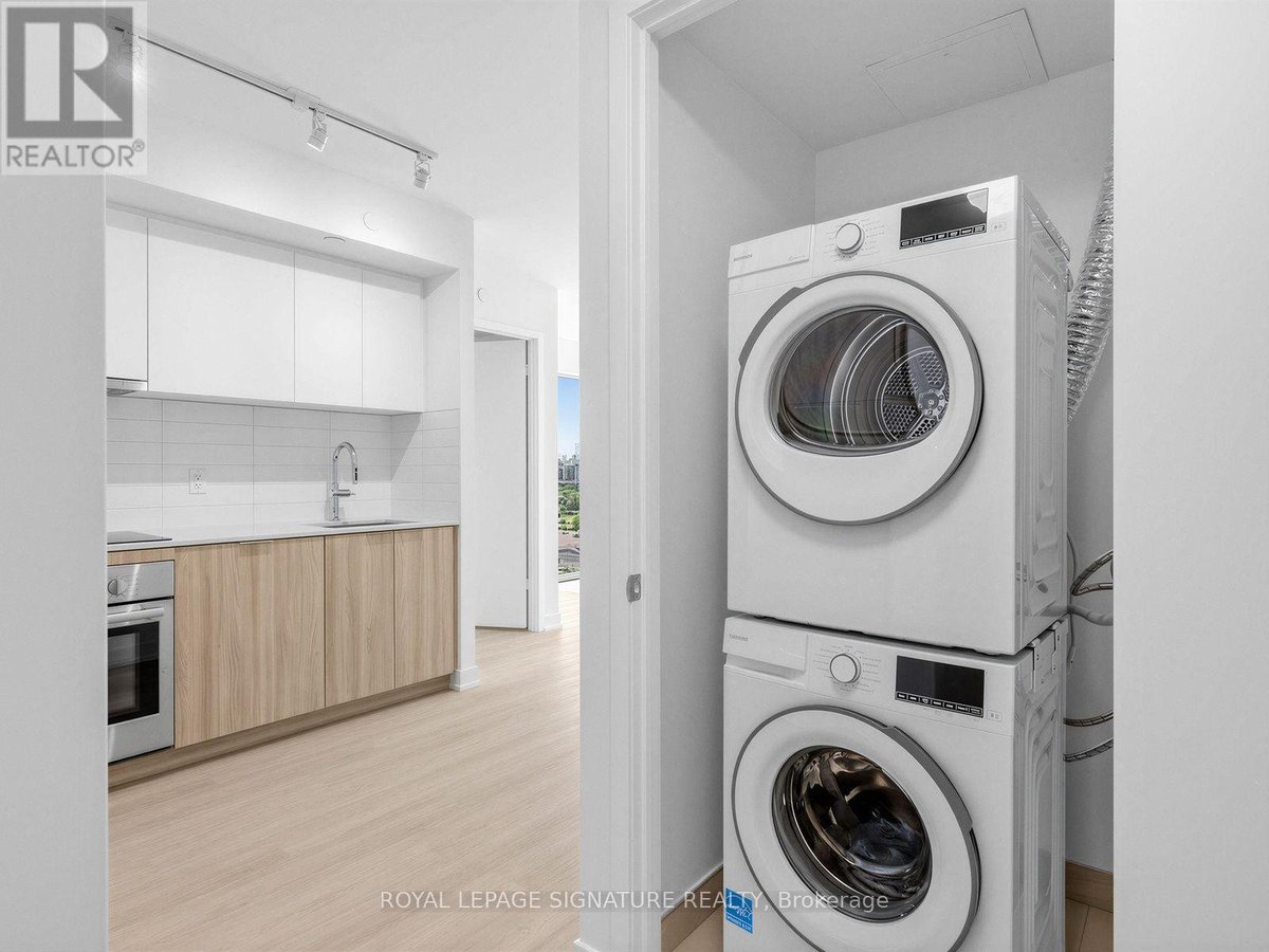 1311 - 15 DAVID SALOMON DRIVE - Photo 5