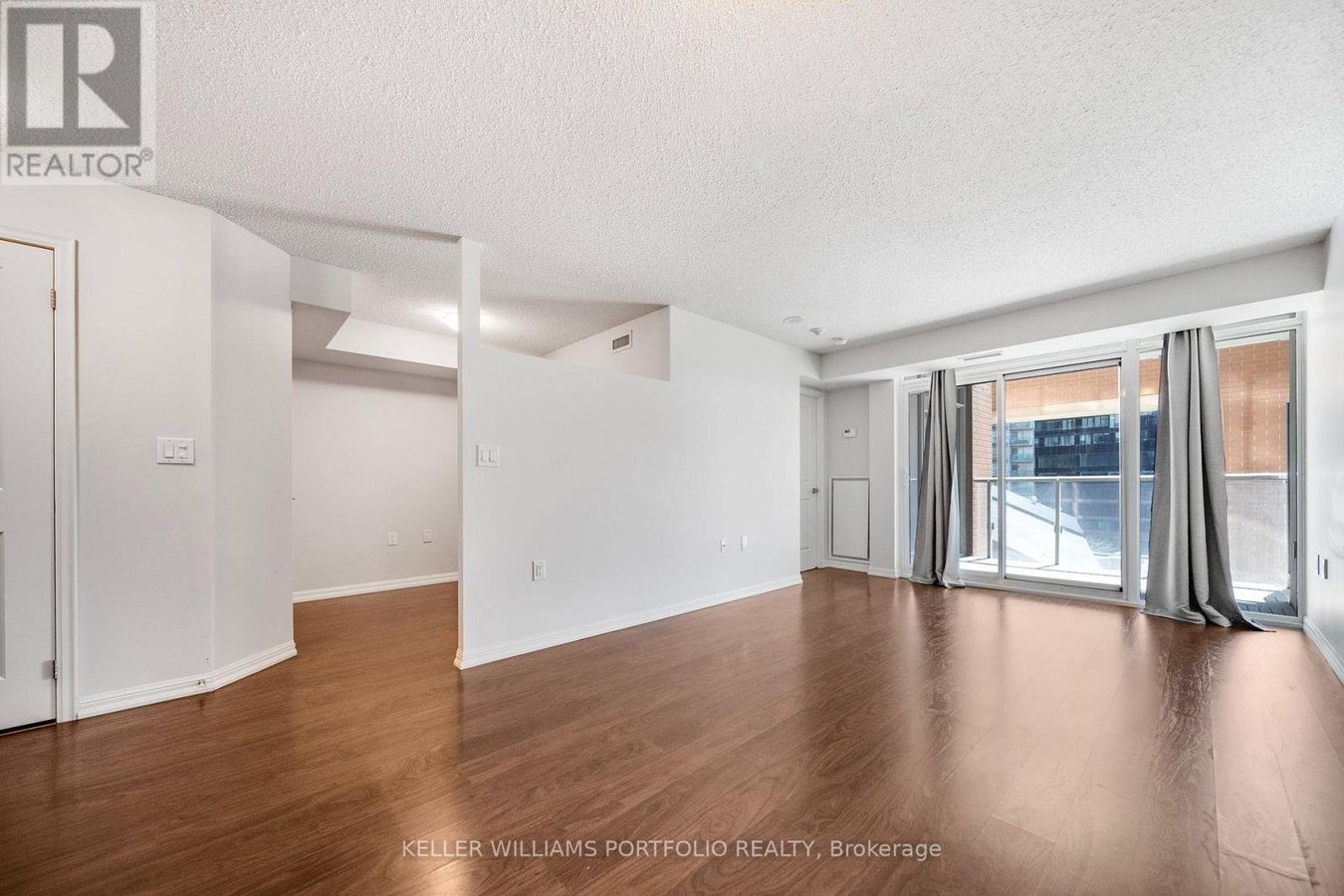 508 - 125 WESTERN BATTERY ROAD - Photo 2