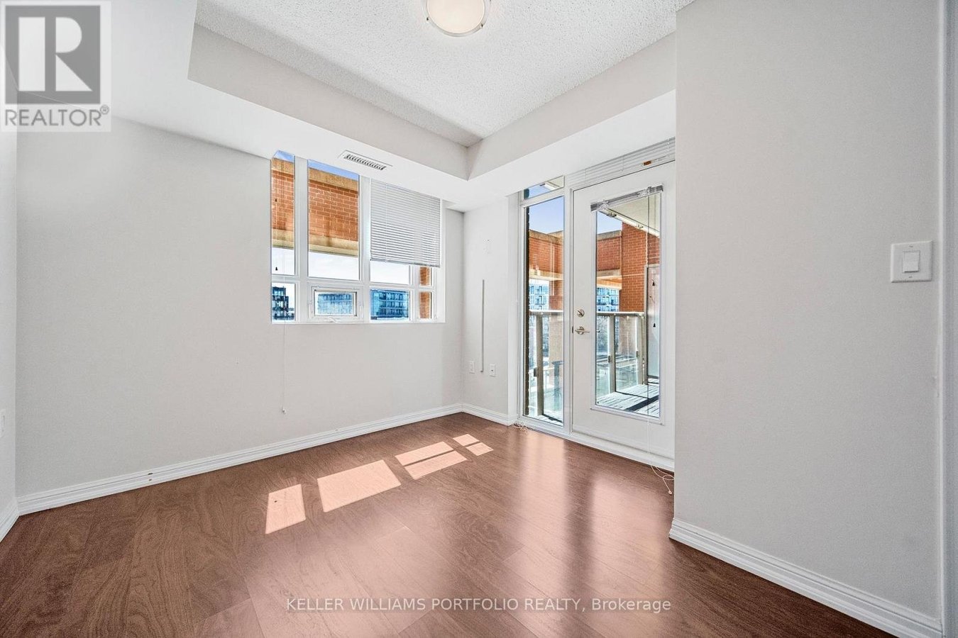508 - 125 WESTERN BATTERY ROAD - Photo 4