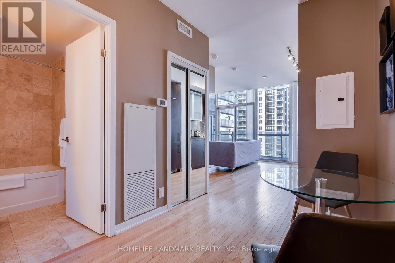 1807 - 14 YORK STREET - Photo 1