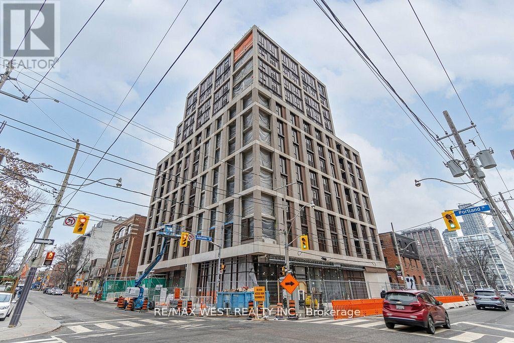 403 - 123 PORTLAND STREET - Photo 1